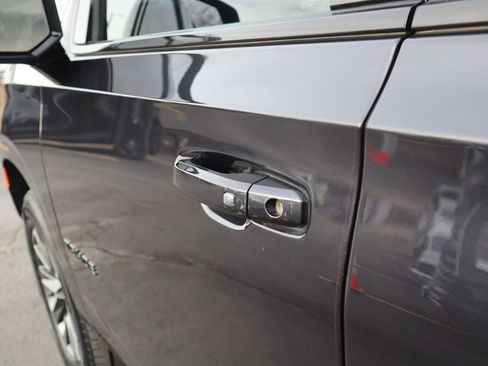 Used 2023 Chevrolet Tahoe Z71 image 12