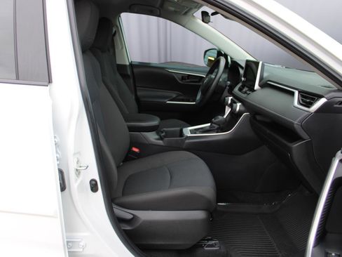 Used 2024 Toyota RAV4 LE image 34