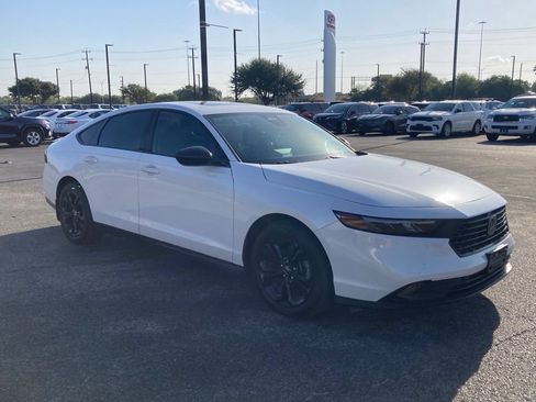 Used 2025 Honda Accord SE image 3
