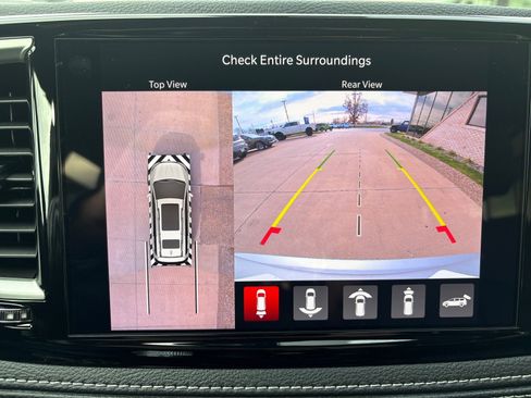 New 2026 Chrysler Pacifica Select w/ S Appearance Package image 18