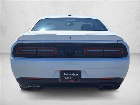 Used 2018 Dodge Challenger SXT RWD image 6