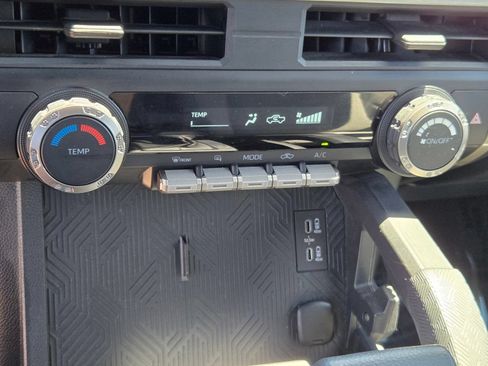 Used 2024 Toyota Tacoma SR5 AWD/4WD image 19