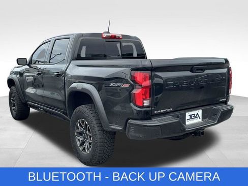 Used 2025 Chevrolet Colorado ZR2 w/ Technology Package AWD/4WD image 4