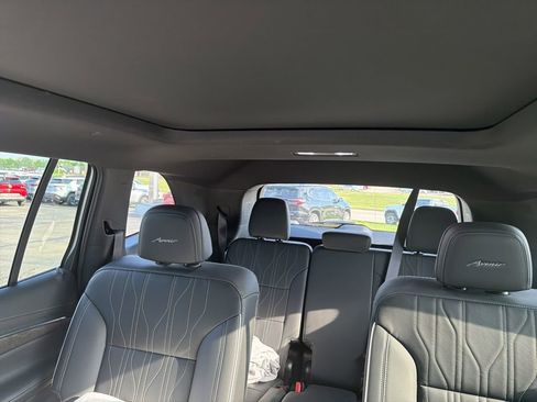 Used 2025 Buick Enclave Avenir w/ Super Cruise Package image 5