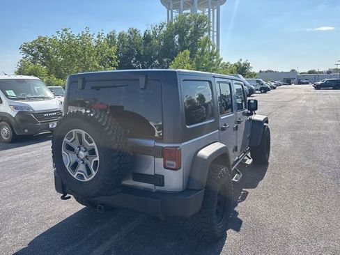 Used 2015 Jeep Wrangler Unlimited Rubicon w/ Connectivity Group AWD/4WD image 10