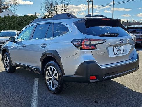 Certified 2025 Subaru Outback Premium image 4