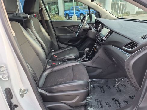 Certified 2021 Buick Encore Preferred image 23