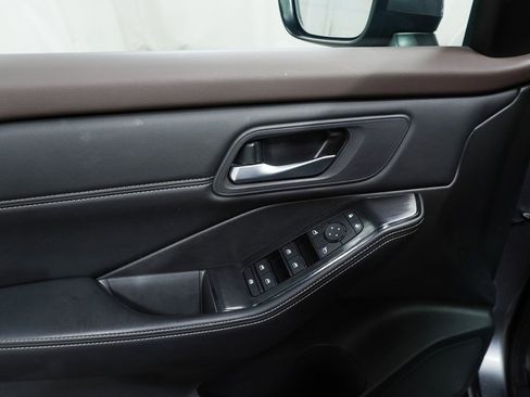 Used 2023 Nissan Rogue SV w/ SV Premium Package image 22