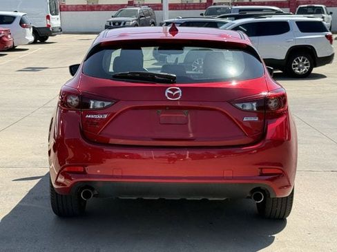 Used 2018 MAZDA MAZDA3 Grand Touring w/ Premium Equipment Package FWD image 5