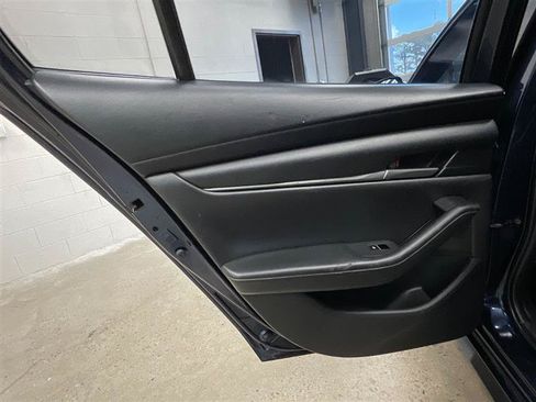 Used 2021 MAZDA MAZDA3 s FWD image 21