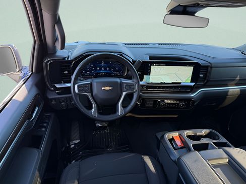 Used 2025 Chevrolet Silverado 1500 LT AWD/4WD image 6