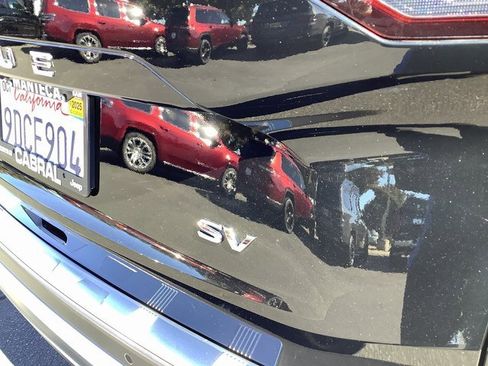 Used 2023 Nissan Rogue SV image 40