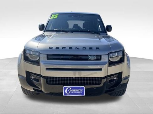 Used 2025 Land Rover Defender 110 X-Dynamic SE image 2