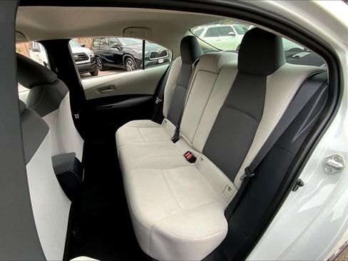 Used 2022 Toyota Corolla LE FWD image 19