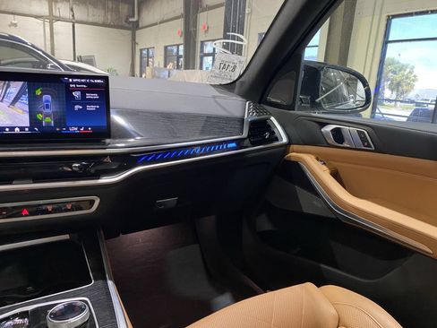Used 2025 BMW X5 M60i w/ Executive Package AWD/4WD image 4