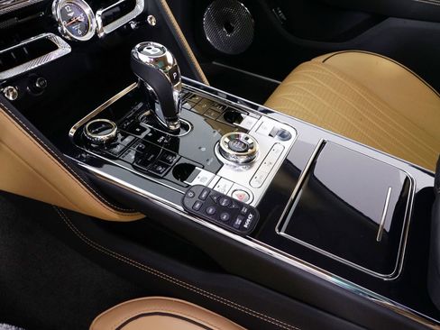 Used 2021 Bentley Flying Spur W12 AWD/4WD image 32