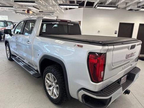 Used 2019 GMC Sierra 1500 SLT w/ SLT Premium Package AWD/4WD image 9