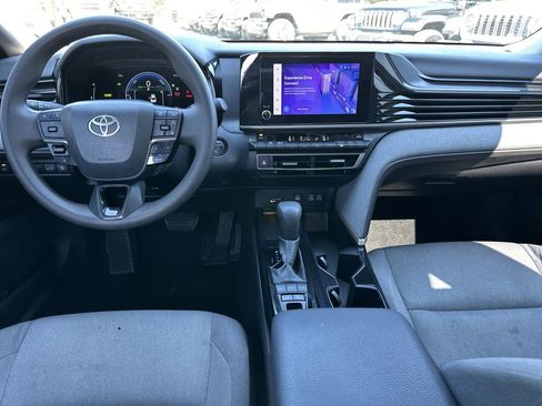 Used 2025 Toyota Camry LE FWD image 10