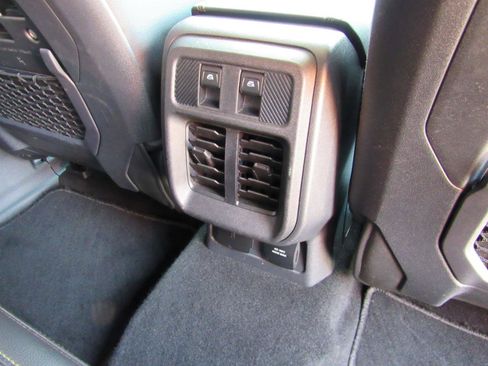Used 2025 Ford Bronco Badlands AWD/4WD image 40