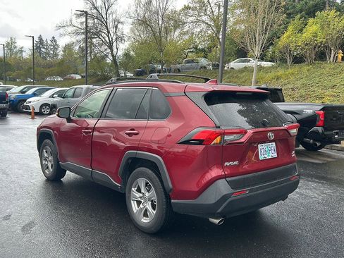 Used 2023 Toyota RAV4 XLE w/ Convenience Package image 5