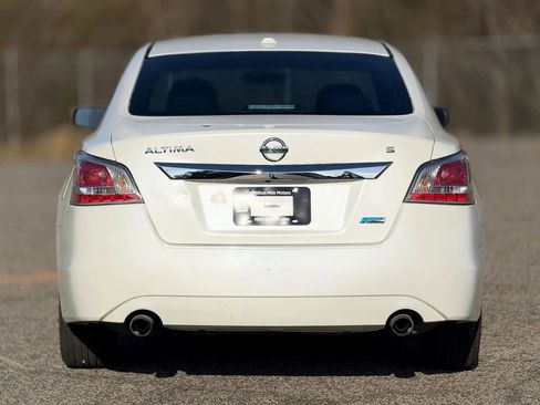 Used 2014 Nissan Altima 2.5 S w/ Display Audio Package image 4