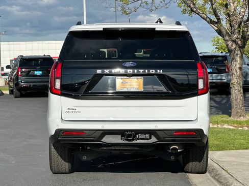 Certified 2025 Ford Expedition Active AWD/4WD image 7