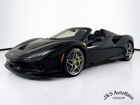 Used 2022 Ferrari F8 Tributo RWD image 3