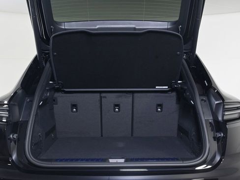 New 2025 Porsche Macan 4S Electric image 25