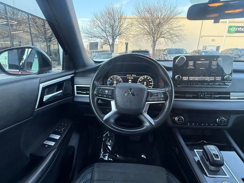 Used 2023 Mitsubishi Outlander SE Black Edition image 21