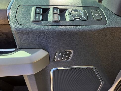 Certified 2022 Ford F250 Lariat w/ Lariat Ultimate Package image 22