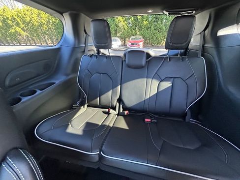 New 2026 Chrysler Pacifica Limited w/ S Appearance Package FWD image 13