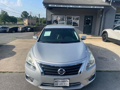 Used 2015 Nissan Altima 2.5 S w/ Special Edition Package FWD image 4