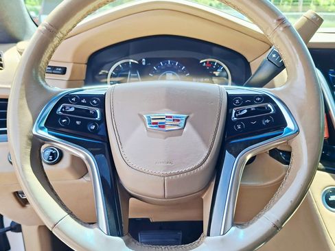 Used 2019 Cadillac Escalade ESV Platinum AWD/4WD image 27