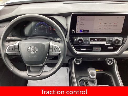 Used 2025 Toyota Grand Highlander XLE image 8