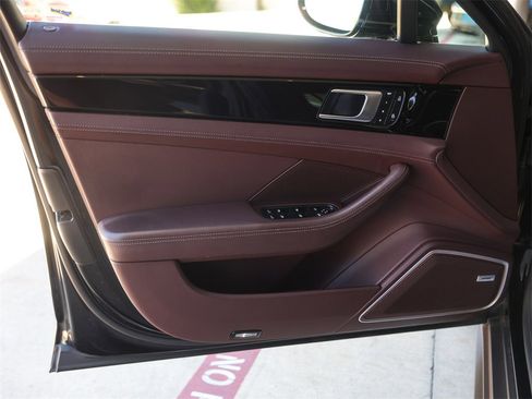 Certified 2022 Porsche Panamera 4S w/ Premium Package image 33