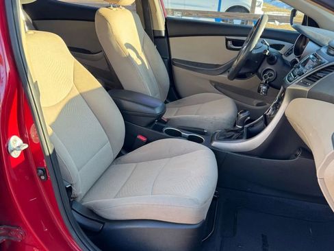 Used 2015 Hyundai Elantra SE image 11