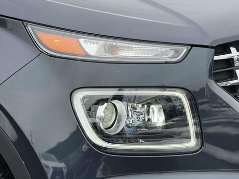 Certified 2023 Hyundai Venue Limited image 8