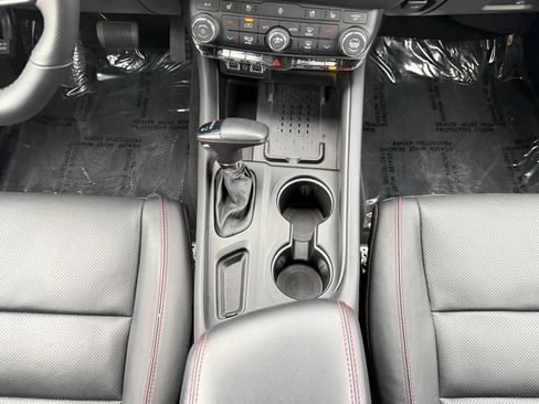 Used 2025 Dodge Durango GT AWD/4WD image 13