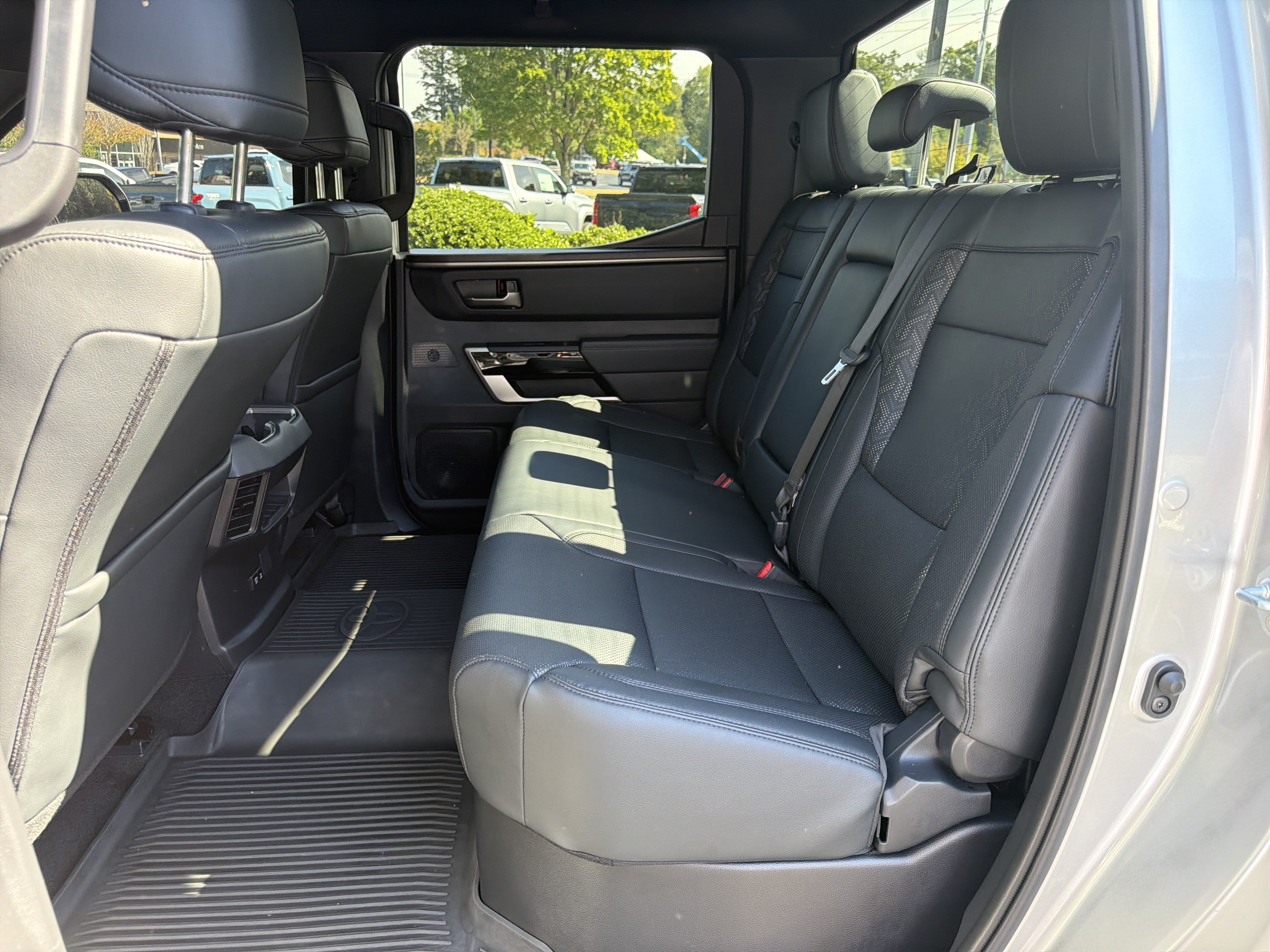 Used 2025 Toyota Tundra Limited AWD/4WD image 20