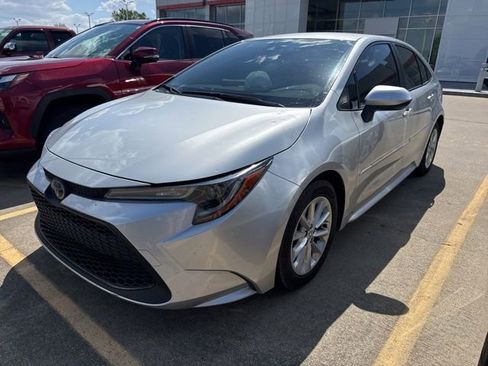 Used 2021 Toyota Corolla LE w/ LE Convenience Package FWD image 1