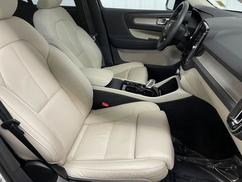 Used 2023 Volvo XC40 B5 Plus w/ Driver Assist Package AWD/4WD image 25