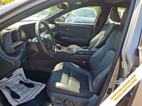 Used 2026 Toyota Crown XLE AWD/4WD image 15