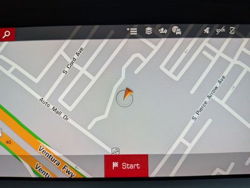 Certified 2025 Porsche Macan image 18