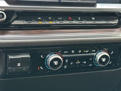 Certified 2025 GMC Sierra 1500 SLT image 26