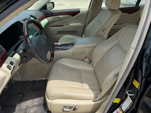 Used 2012 Lexus LS 460 w/ Luxury Value Edition RWD image 10