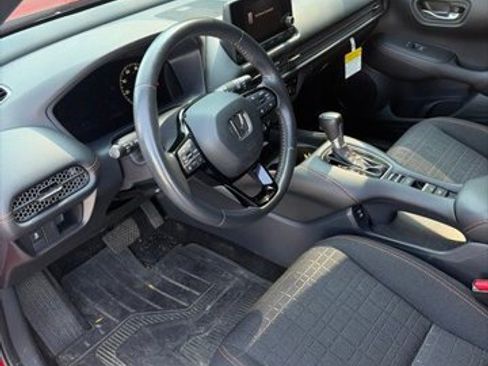 Used 2024 Honda HR-V Sport image 11
