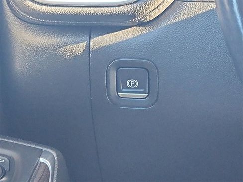 Used 2019 Chevrolet Silverado 1500 RST image 12