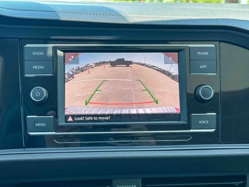 Used 2023 Volkswagen Jetta SE FWD image 31