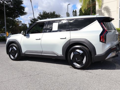 Used 2026 Kia EV9 Light RWD image 6
