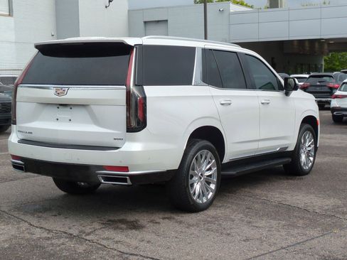 Used 2023 Cadillac Escalade Premium Luxury AWD/4WD image 4
